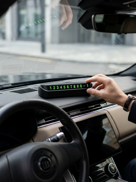 Suport cu numar de telefon auto